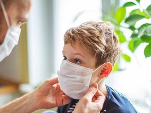 Casos de covid-19 entre crianças nos EUA sobem 40% no fim de julho