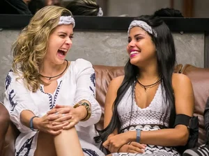 Munik Nunes revela motivo do rompimento com Ana Paula Renault