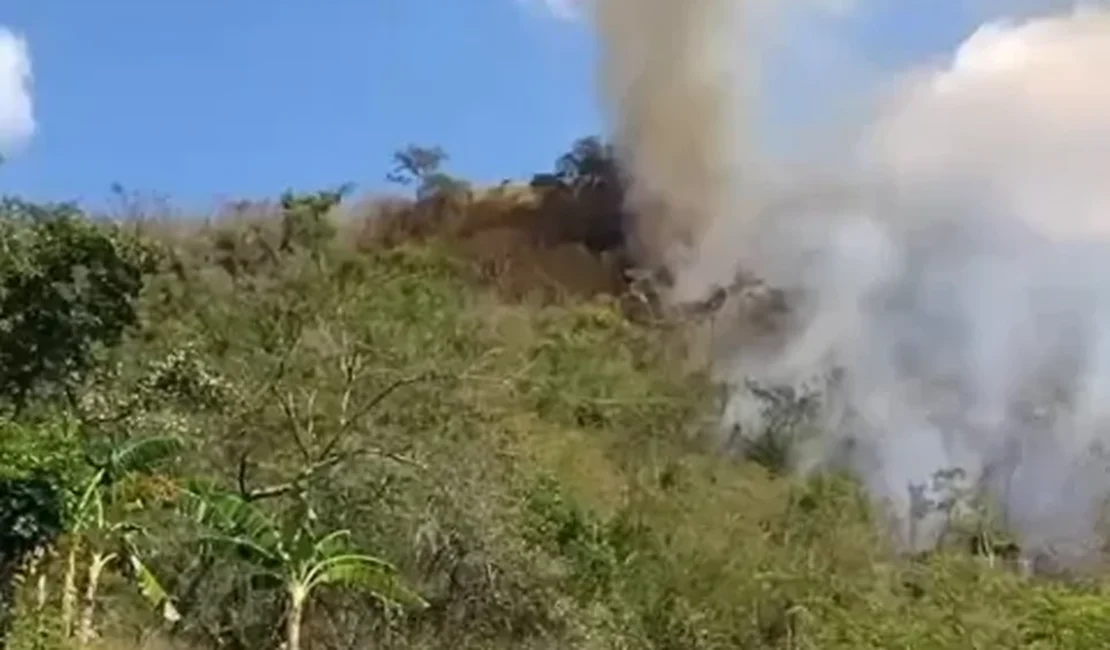 Incêndio atinge vegetação na Aldeia Cafurna de Baixo, em Palmeira dos Índios