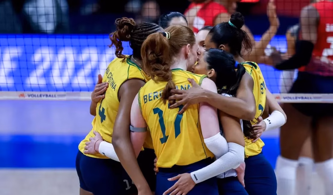 Seleção brasileira feminina de vôlei supera a China e segue invicta na Liga das Nações