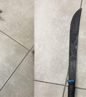 Cobrança por celular gera briga com facão e foice em Porto Real do Colégio