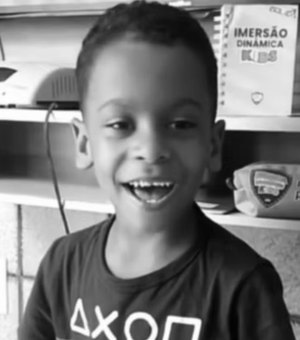Menino de 7 anos morre ao ser atingido por muro de terreno que desabou em Delmiro Gouveia