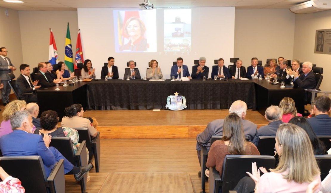 Ministério Público de AL reconhece trajetória da ministra Marluce Caldas