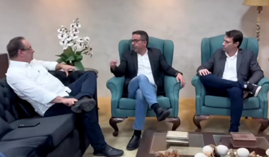 Luciano Barbosa e Daniel Barbosa visitam Paulo Dantas no palácio Zumbi dos Palmares