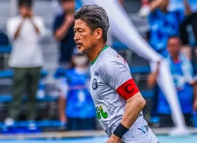 Aos 58 anos,  ex - Santos se prepara para disputar a 41ª temporada da carreira