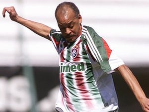 Morre o 'carrasco' Assis, ídolo do Fluminense nos anos 80