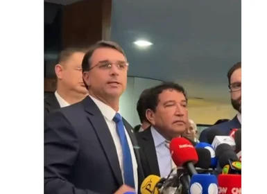 Flávio Bolsonaro acusa “fraude processual” após julgamento de ação contra Bolsonaro