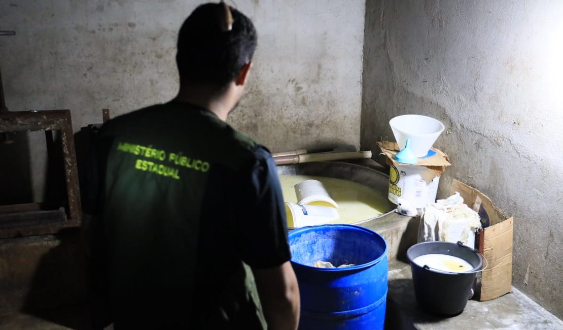 Betoneira enferrujada era usada em laticínio insalubre na zona rural de Girau do Ponciano