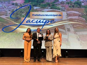 Prefeito de Jacuípe recebe homenagem do Conselho Regional de Contabilidade