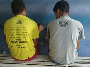 Jovem é preso e adolescente de 16 anos é apreendido após roubo de motocicleta