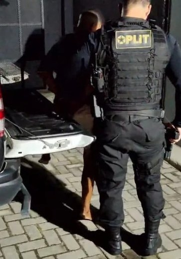 Homem em situação de rua é preso por furto no bairro da Pajuçara