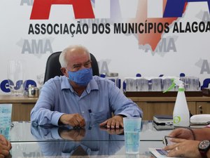 AMA: Sérgio Lira defende vacinação em professores