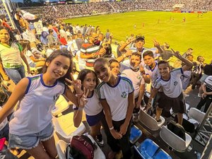 Projeto Torcedor Mirim leva mais de 50 alunos ao Estádio Municipal para ver o ASA na Série D