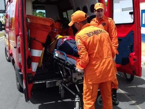 Criança de 9 anos cai de forro de PVC em Marechal Deodoro