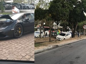 Veículo é atingido por carro de luxo e invade canteiro central de avenida