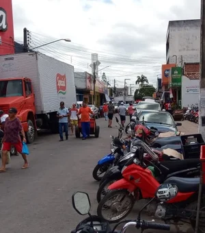 Sob uso de entorpecentes, ex-funcionário invade loja, ameaça colegas e assusta clientes em Arapiraca