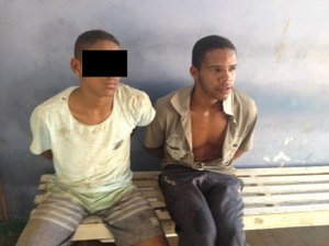 Dupla armada assalta Van e é presa por policiais