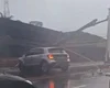 Motorista de app cochila e bate carro contra poste na Avenida Leste-Oeste, em Maceió
