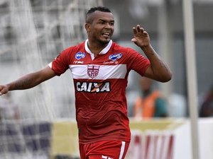 De volta: atacante Zé Carlos é contratado e vai defender o CRB na temporada de 2019