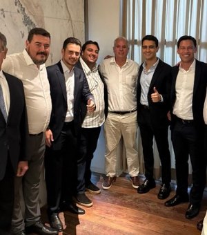 Casamento de vereador torna-se ‘palanque’ e reúne possíveis aliados de JHC em 2026