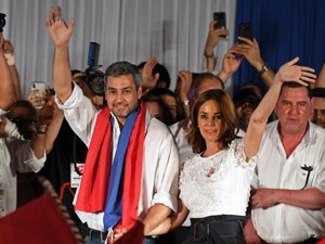 Mario Benitez vence eleição no Paraguai e promete país sem divisões