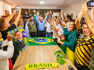 Collor e Leonardo Dias formalizam chapa na disputa pelo governo de Alagoas durante convenção do PTB