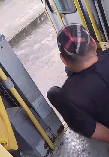 [Vídeo] Cadeirante denuncia precariedade em ônibus intermunicipais