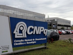 Governo libera R$ 250 milhões para bolsas do CNPq