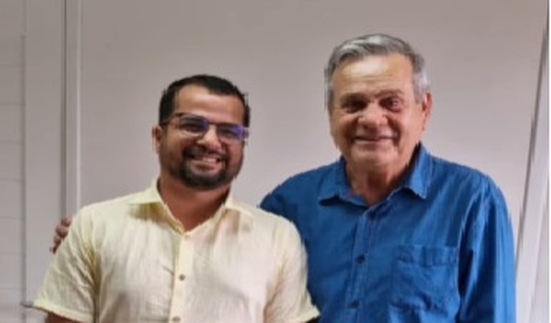 Vereador tenta 'salvação' buscando apoio do 'desconhecido' Ronaldo Lessa, em Olho D'Água das Flores