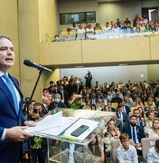 Durante diplomação, Renan Filho diz que resultado das urnas restaurou a democracia e pediu união dos eleitos para reconstruir o país