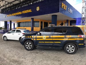 PRF prende homem por crime de receptação de veículo na BR 104