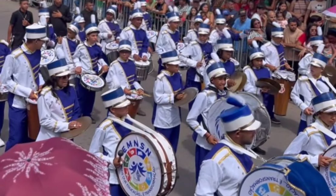 Desfile cívico e encerramento do Fipi marcam aniversário de emancipação de Palmeira