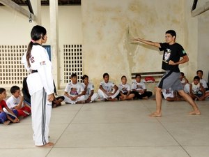 'Na Base do Esporte' diminui violência e lança talentos