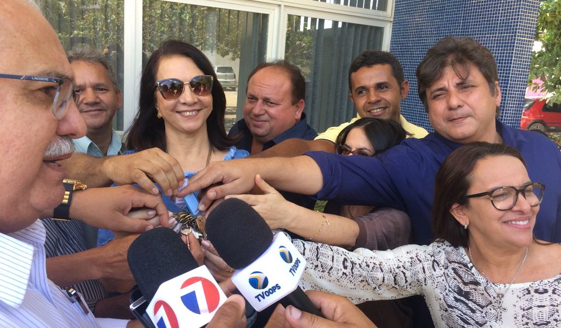 [Vídeo] Câmara de Arapiraca terá nova sede em 2018; vereadores comemoram