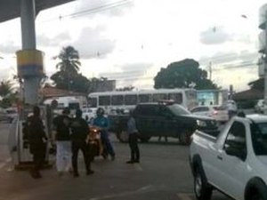 Polícia Civil prende jovem acusado de roubos em posto de combustíveis