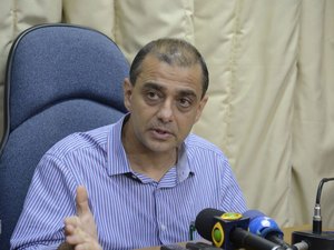 Edmar Santos: MP prende ex-secretário de Saúde do RJ