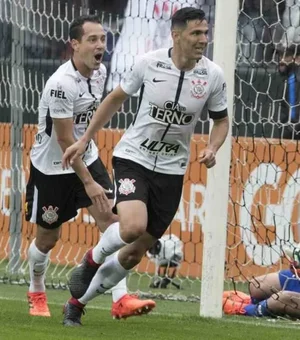 Chegada de Balbuena amplia leque de opções para Vítor Pereira na defesa do Corinthians