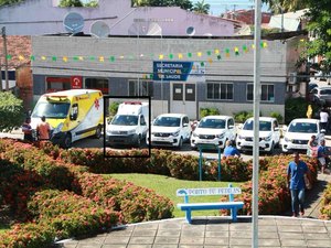 Homem danifica ambulância de Porto de Pedras aos chutes