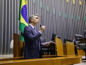 Deputado Rafael Brito comemora aprovação do Cartão Escola 10 para todo o Brasil