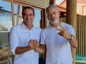 Ao lado de Arthur Lira, prefeito de Maragogi declara apoio a Flávio Bolsonaro