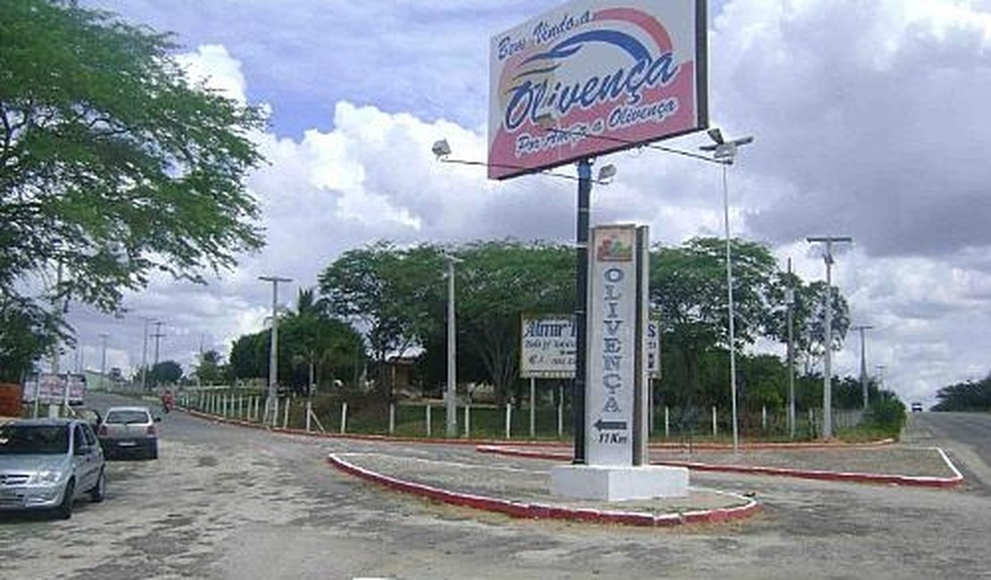 Motorista foge após atropelar gari no Sertão de Alagoas