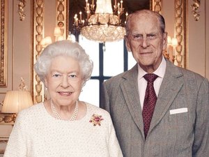 Marido de rainha Elizabeth é internado na Inglaterra