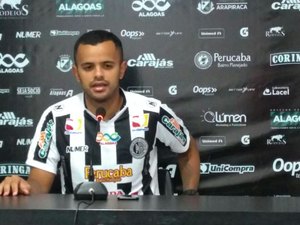 Meia Rafael Tavares é apresentado oficialmente no ASA