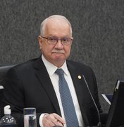 Fachin aguarda explicações de ministros para decidir sobre crise