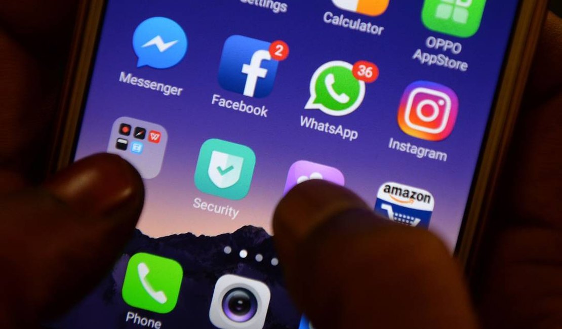 WhatsApp, Facebook e Instagram voltam gradualmente, relatam usuários; empresa confirma