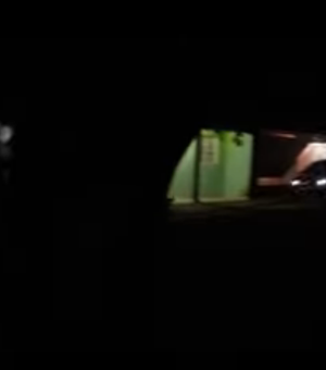 [Vídeo] Escuridão gera medo e moradores cobram reparos na iluminação do bairro Boa Vista, em Arapiraca