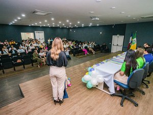 Olhar integral para a primeira infância é tema de seminário promovido pela prefeitura em Arapiraca