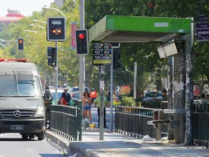 Explosão em ponto de ônibus no Chile deixa cinco feridos