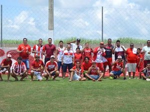 CRB faz último treino antes do clássico e conta com apoio da torcida no CT