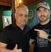 Após ato de Lula, orla de Maceió recebe bloco puxado por Gaspar e Carlos Bolsonaro